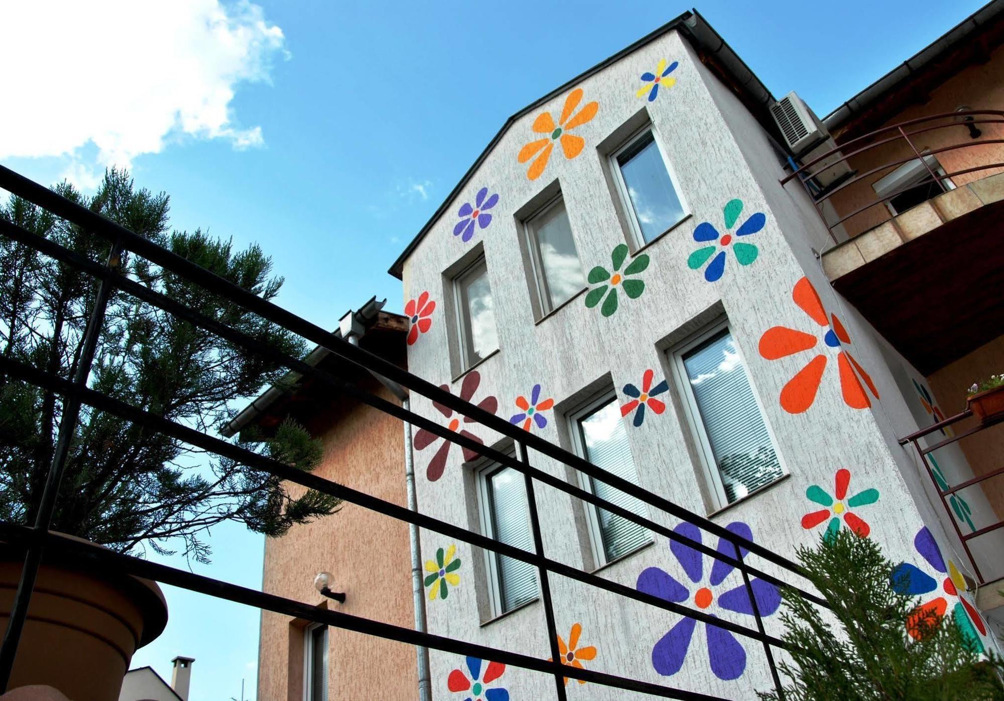 10 Coins Hostel & Tours Sófia Exterior foto